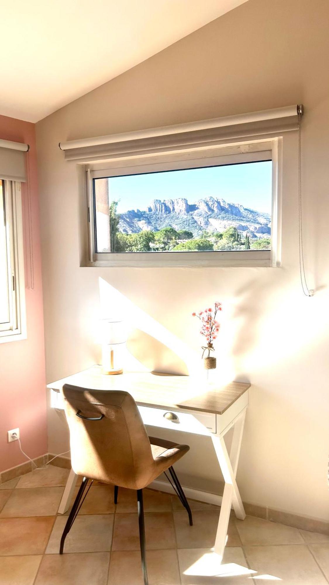 2 Hebergements - 10 Couchages - Parking, Piscine, Jacuzzi - Convivialite Roquebrune-sur Argens Esterno foto