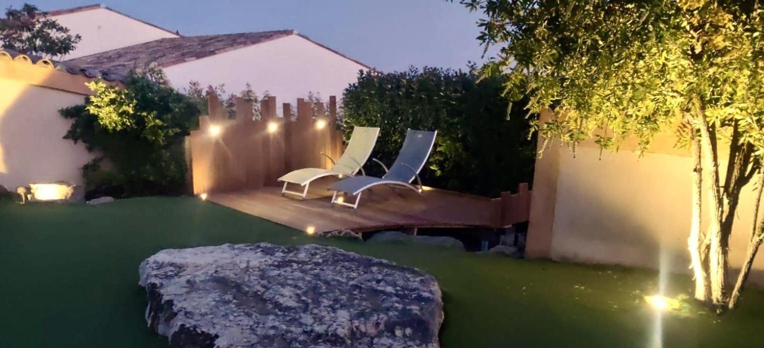 2 Hebergements - 10 Couchages - Parking, Piscine, Jacuzzi - Convivialite Roquebrune-sur Argens Esterno foto