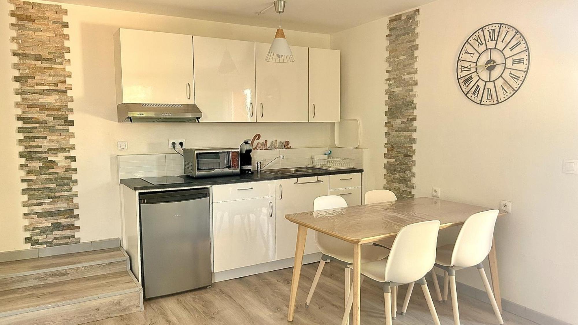 2 Hebergements - 10 Couchages - Parking, Piscine, Jacuzzi - Convivialite Roquebrune-sur Argens Esterno foto